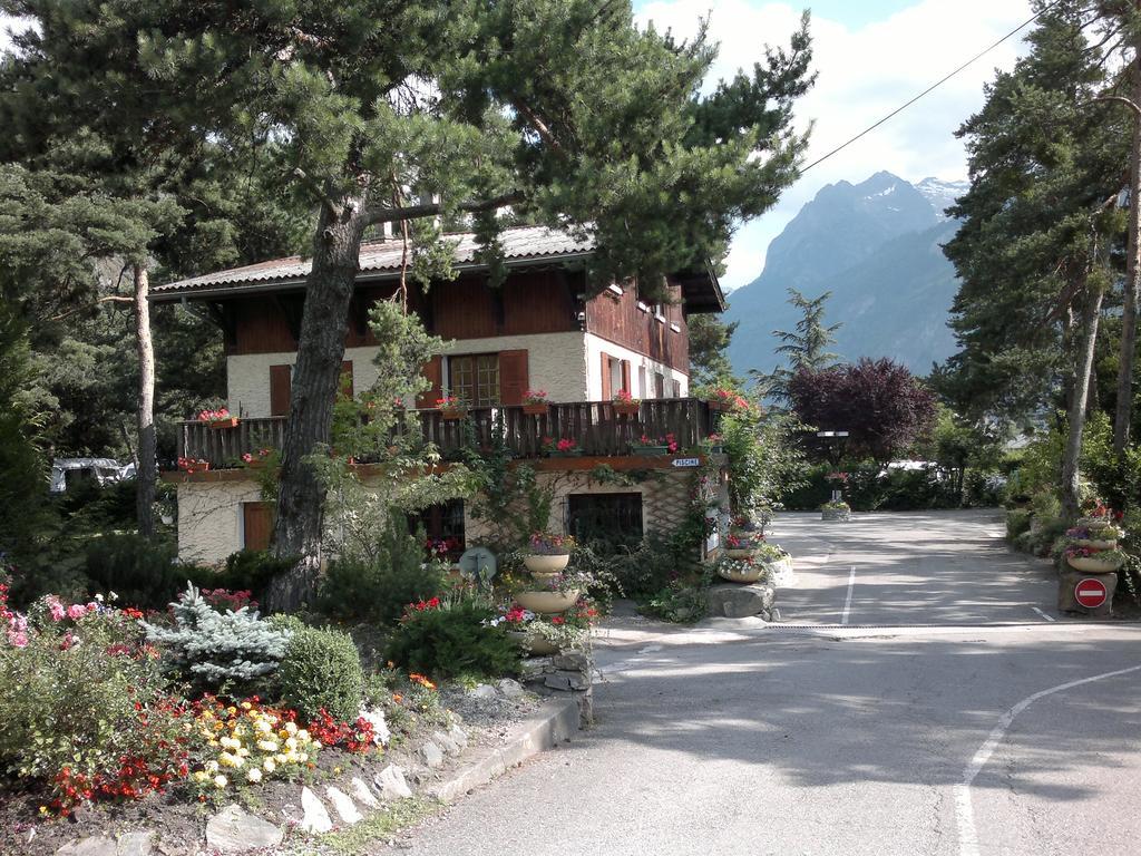 Camping La Cascade Villa Le Bourg-d'Oisans Ngoại thất bức ảnh